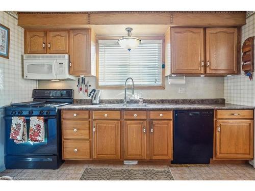 3245 Palmer Drive, Burlington, ON - Indoor Photo Showing Kitchen With Double Sink