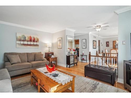 3245 Palmer Drive, Burlington, ON - Indoor Photo Showing Living Room