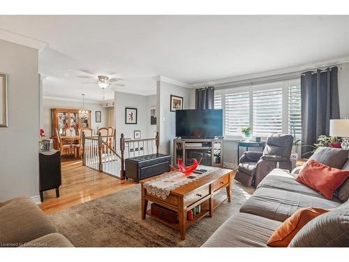 3245 Palmer Drive, Burlington, ON - Indoor Photo Showing Living Room