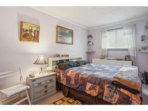 3245 Palmer Drive, Burlington, ON - Indoor Photo Showing Bedroom