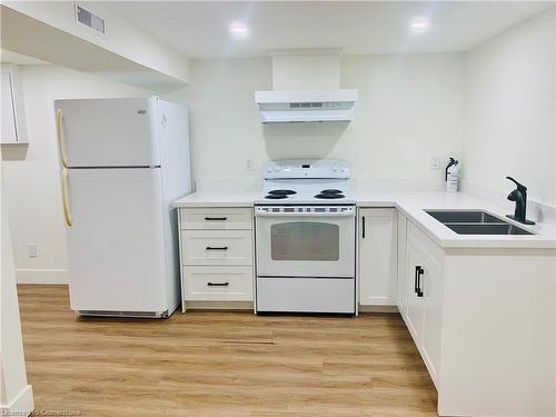 2-174 East Avenue N, Hamilton, ON - Indoor Photo Showing Kitchen With Double Sink