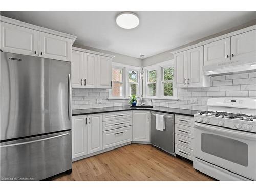 481 Vine Street, St. Catharines, ON - Indoor Photo Showing Kitchen