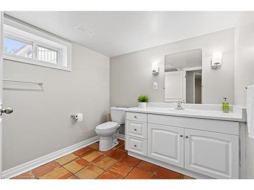 481 Vine Street, St. Catharines, ON - Indoor Photo Showing Bathroom