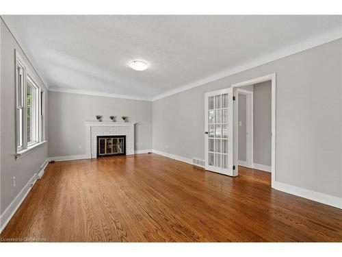 481 Vine Street, St. Catharines, ON - Indoor Photo Showing Living Room With Fireplace