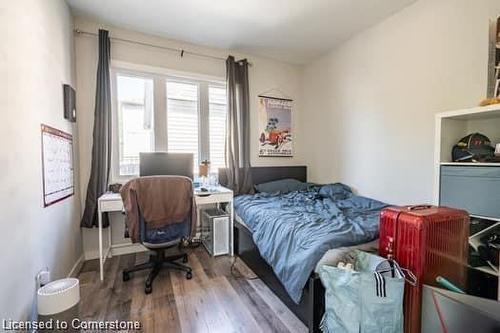 87 Hillview Street, Hamilton, ON - Indoor Photo Showing Bedroom