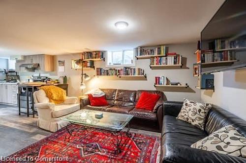 87 Hillview Street, Hamilton, ON - Indoor Photo Showing Living Room