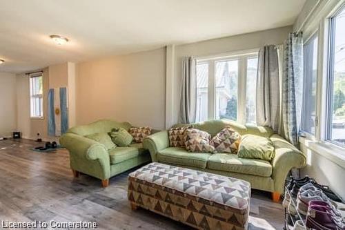 87 Hillview Street, Hamilton, ON - Indoor Photo Showing Living Room