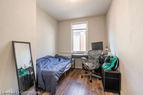 87 Hillview Street, Hamilton, ON - Indoor Photo Showing Bedroom