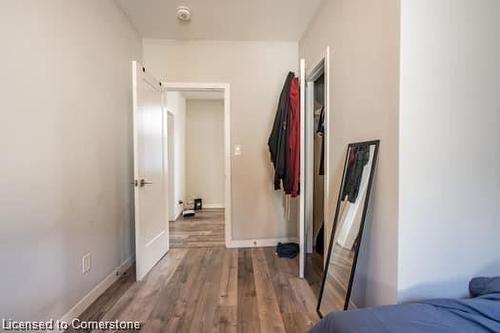 87 Hillview Street, Hamilton, ON - Indoor Photo Showing Bedroom