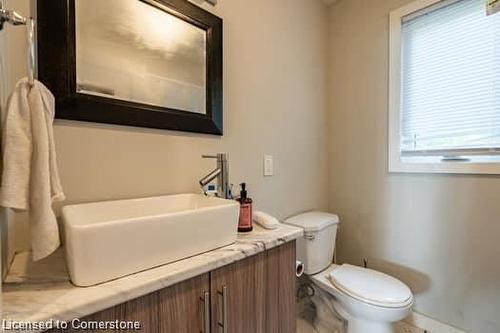 87 Hillview Street, Hamilton, ON - Indoor Photo Showing Bathroom