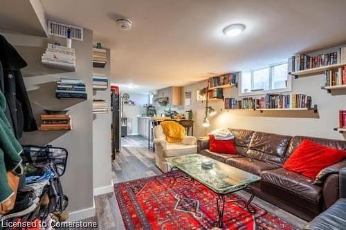 87 Hillview Street, Hamilton, ON - Indoor Photo Showing Living Room