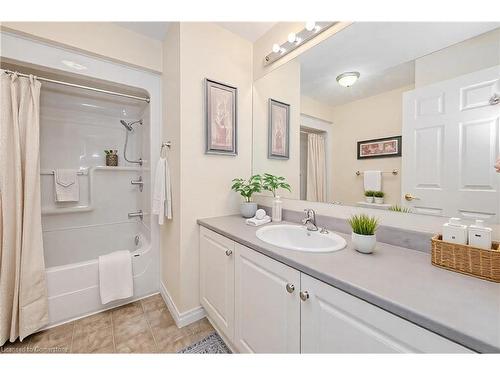 106 Portrush Court, Freelton, ON - Indoor Photo Showing Bathroom