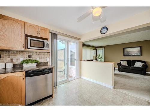 106 Portrush Court, Freelton, ON - Indoor Photo Showing Kitchen