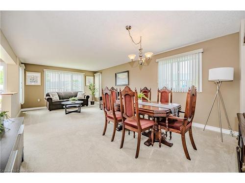 106 Portrush Court, Freelton, ON - Indoor Photo Showing Dining Room