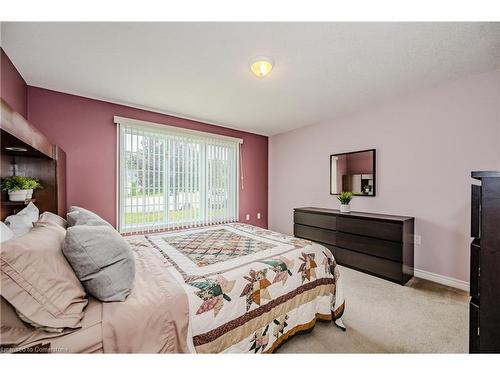 106 Portrush Court, Freelton, ON - Indoor Photo Showing Bedroom