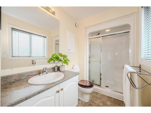 106 Portrush Court, Freelton, ON - Indoor Photo Showing Bathroom