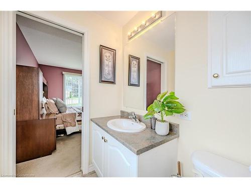 106 Portrush Court, Freelton, ON - Indoor Photo Showing Bathroom