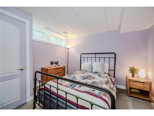 106 Portrush Court, Freelton, ON - Indoor Photo Showing Bedroom