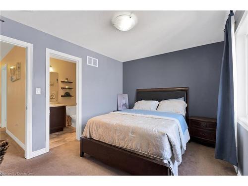 25-377 Glancaster Road, Ancaster, ON - Indoor Photo Showing Bedroom