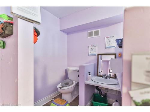 162 Delaware Avenue, Hamilton, ON - Indoor Photo Showing Bathroom