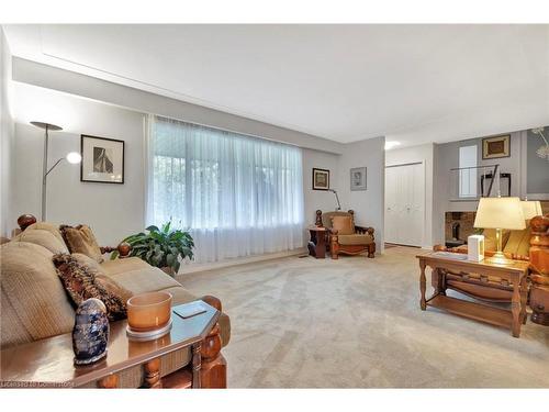 65 Maple Drive, Stoney Creek, ON - Indoor Photo Showing Living Room