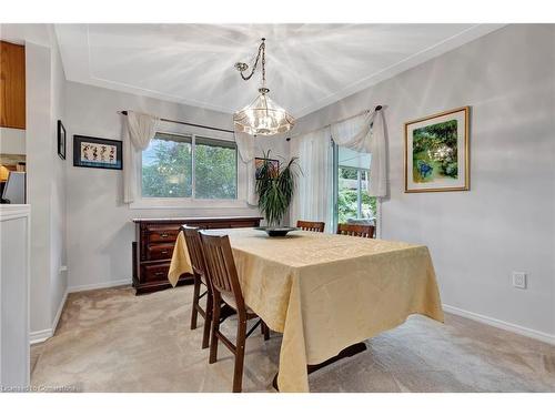 65 Maple Drive, Stoney Creek, ON - Indoor Photo Showing Dining Room