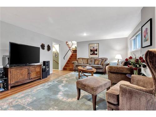 65 Maple Drive, Stoney Creek, ON - Indoor Photo Showing Living Room