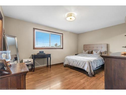 6929-6937 Conc 4 Road, West Lincoln, ON - Indoor Photo Showing Bedroom