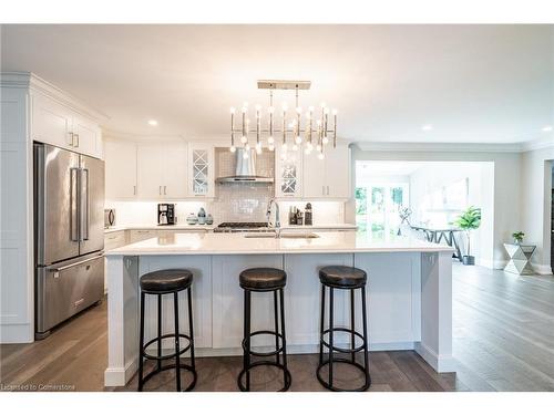 81 Flanders Drive, Waterdown, ON - Indoor Photo Showing Kitchen With Upgraded Kitchen