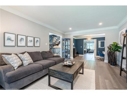 81 Flanders Drive, Waterdown, ON - Indoor Photo Showing Living Room