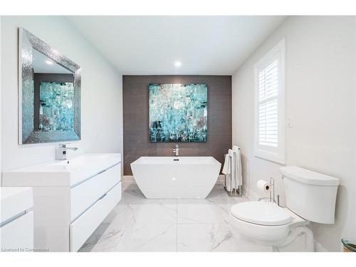 81 Flanders Drive, Waterdown, ON - Indoor Photo Showing Bathroom