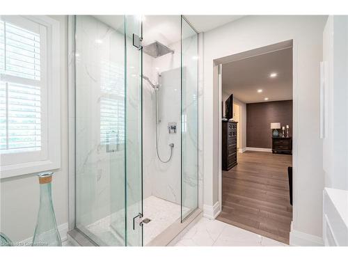 81 Flanders Drive, Waterdown, ON - Indoor Photo Showing Bathroom