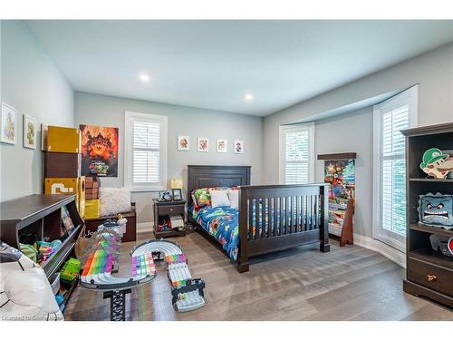 81 Flanders Drive, Waterdown, ON - Indoor Photo Showing Bedroom