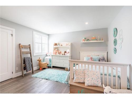 81 Flanders Drive, Waterdown, ON - Indoor Photo Showing Bedroom