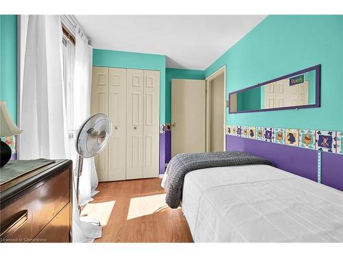 A11-25 Britten Close, Hamilton, ON - Indoor Photo Showing Bedroom