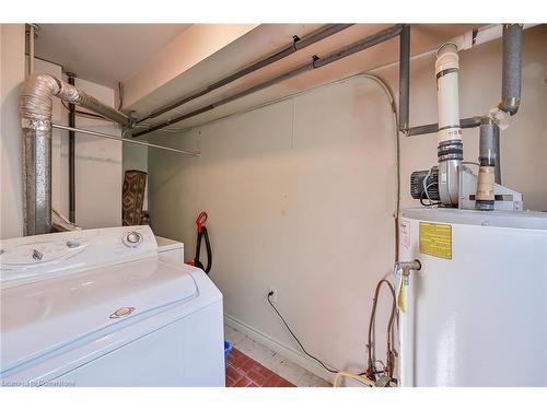 A11-25 Britten Close, Hamilton, ON - Indoor Photo Showing Laundry Room