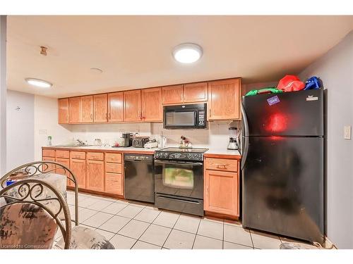 77 Elford Crescent, Hamilton, ON - Indoor Photo Showing Kitchen