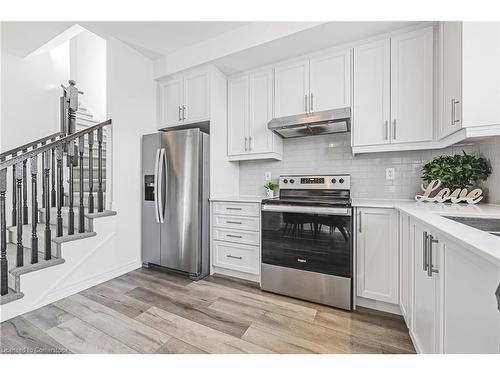 18-120 Court Drive, Paris, ON - Indoor Photo Showing Kitchen With Stainless Steel Kitchen