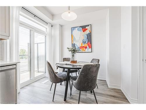 18-120 Court Drive, Paris, ON - Indoor Photo Showing Dining Room