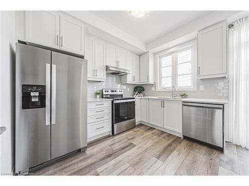 18-120 Court Drive, Paris, ON - Indoor Photo Showing Kitchen With Stainless Steel Kitchen