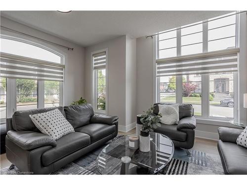 4176 Fuller Crescent, Burlington, ON - Indoor Photo Showing Living Room