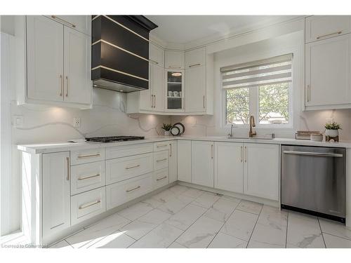 4176 Fuller Crescent, Burlington, ON - Indoor Photo Showing Kitchen