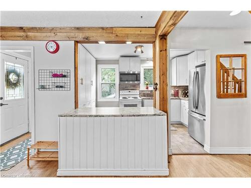 232 West 19Th Street, Hamilton, ON - Indoor Photo Showing Kitchen