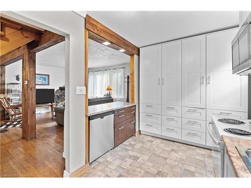 232 West 19Th Street, Hamilton, ON - Indoor Photo Showing Kitchen