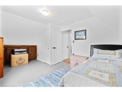 232 West 19Th Street, Hamilton, ON - Indoor Photo Showing Bedroom