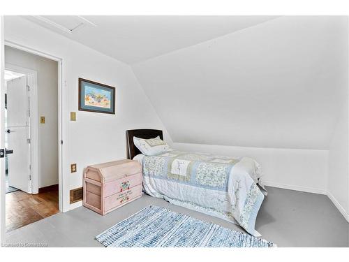 232 West 19Th Street, Hamilton, ON - Indoor Photo Showing Bedroom