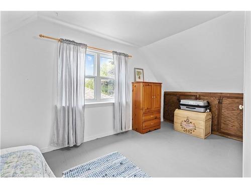 232 West 19Th Street, Hamilton, ON - Indoor Photo Showing Bedroom