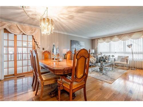 5061 University Avenue, Niagara Falls, ON - Indoor Photo Showing Dining Room