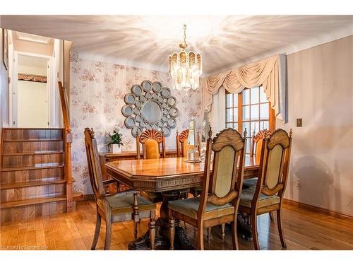 5061 University Avenue, Niagara Falls, ON - Indoor Photo Showing Dining Room