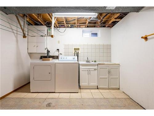 5061 University Avenue, Niagara Falls, ON - Indoor Photo Showing Laundry Room